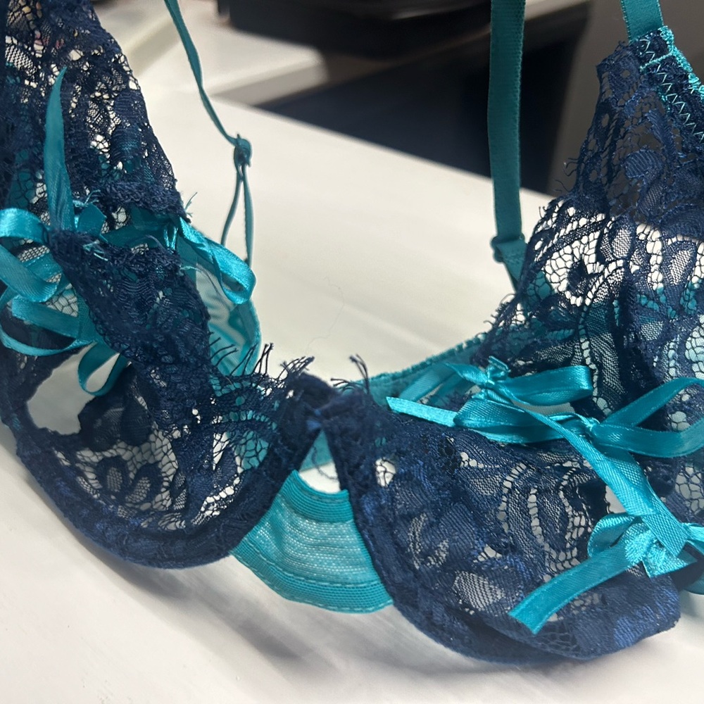 Jade Open Cup Bra - Poseidon/Tile Blue / 38 C
Poseidon/Tile Blue / 38 / C